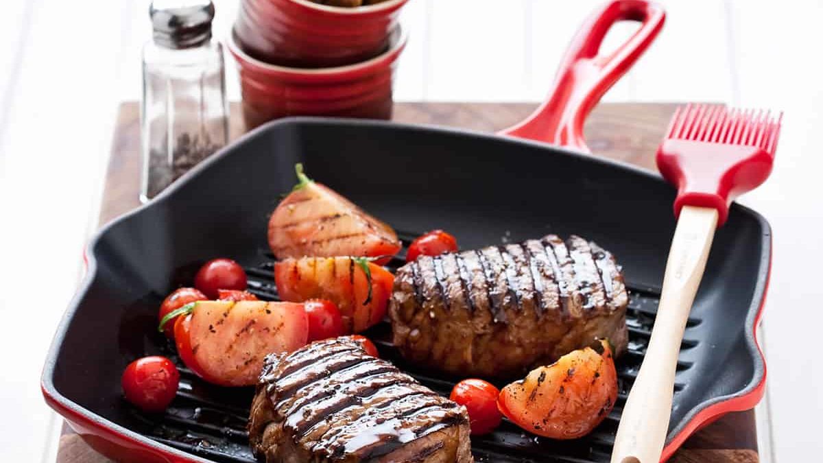 how to clean a cast iron grill pan